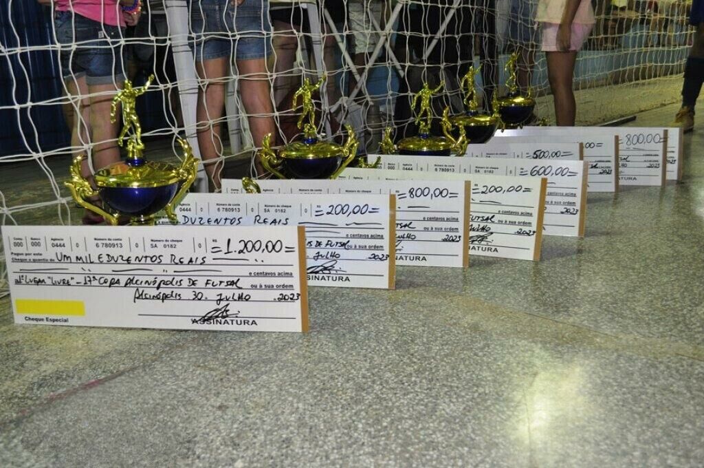 Imagem de compartilhamento para o artigo Prefeito Dalmy Crisóstomo entrega premiação de R$ 4,5 mil na 17ª Copa Alcinópolis de Futsal da MS Todo dia